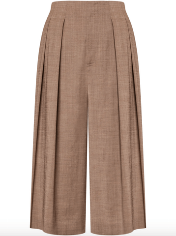 knee-length shorts